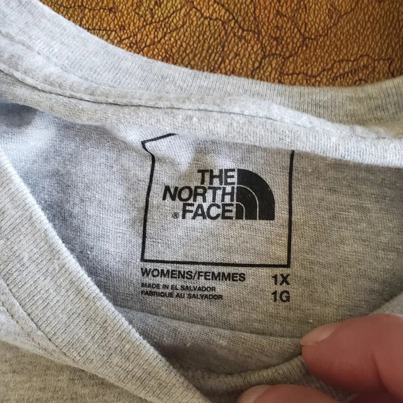 *THE NORTH FACE NWT, Grey T-shirt, Size 1X - Picture 4 of 5